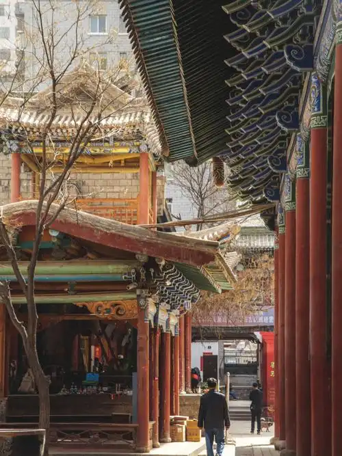 逐渐没落的府城隍庙承载老兰州人的记忆