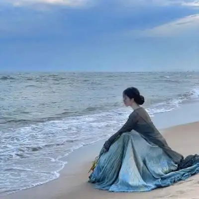 女生海边背影头像唯美