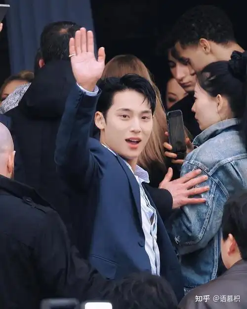 shinee崔珉豪出席哪个活动的造型最令人惊艳