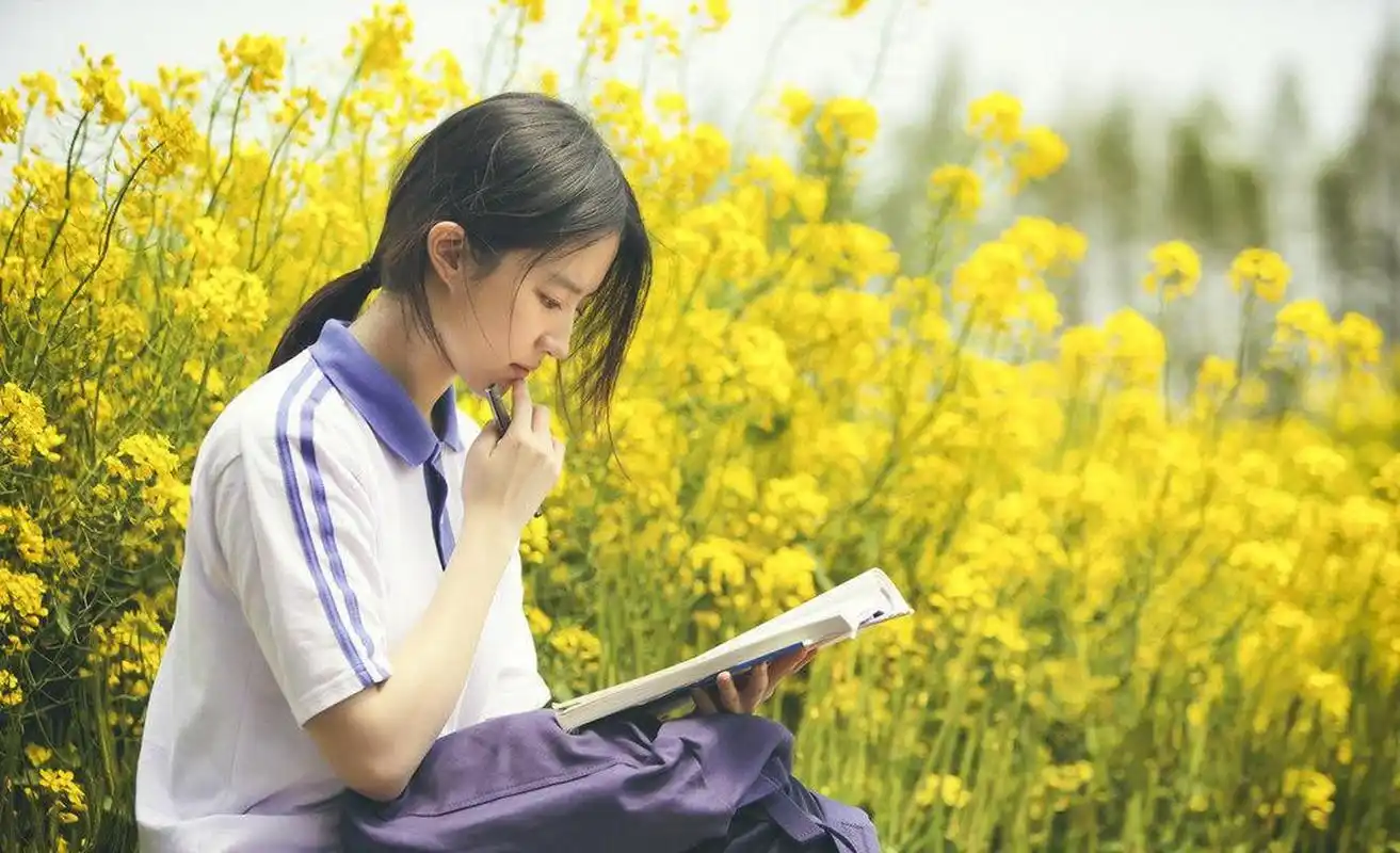 地表最强毕业照#刘亦菲是公认的"神仙姐姐",是网友们心中的"仙女".