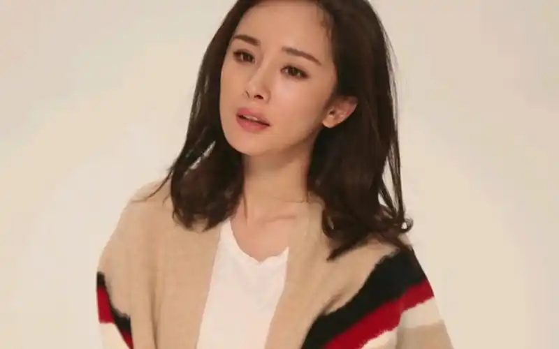 杨幂-巴黎世家写真花絮3