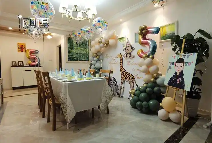 五岁宝宝的家中生日派对