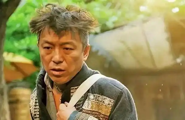 黄渤曾被她亲到羞涩,跟导演同居12年遭抛弃,今47岁坐拥40亿资产