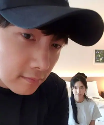 金素妍结束顶楼拍摄与老公李尚禹甜蜜度假