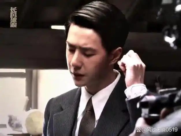 王一博长风破浪复古民国造型释出预告片精彩吸睛火爆预定