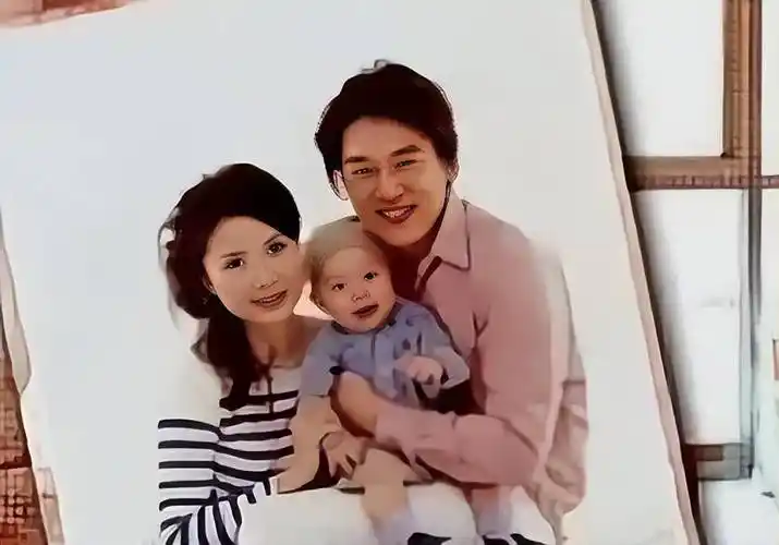 王耀庆:靠百变总裁成"叔圈顶流",和青梅竹马结婚21年,零绯闻_郭晏青