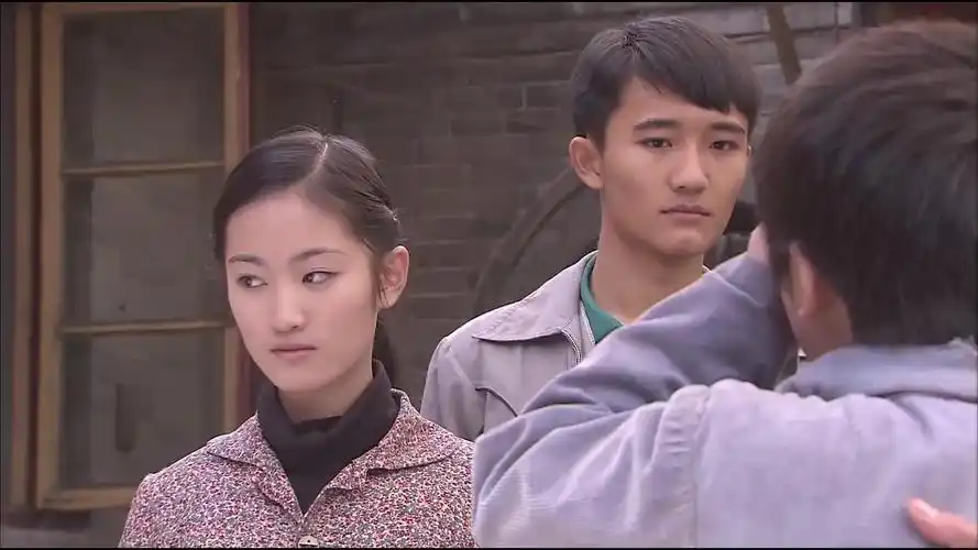 二叔2二叔坐牢3年出狱后搬砖养家不料侄女不领情要赶他走