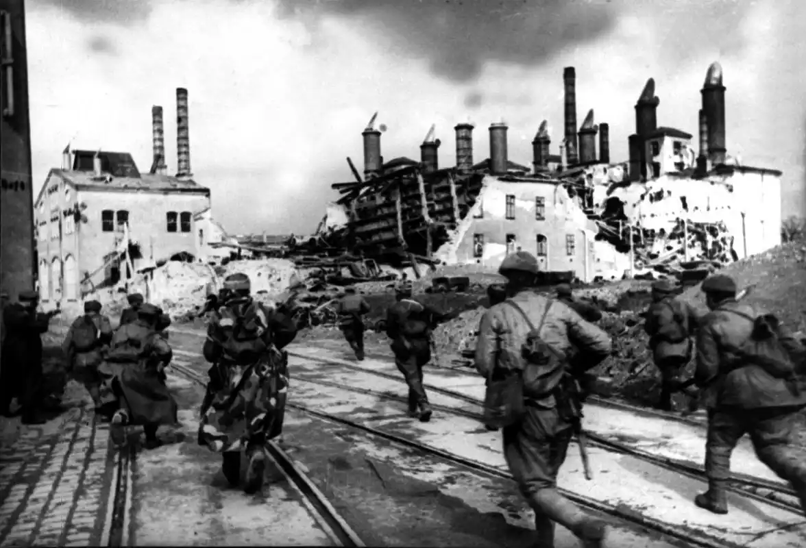 1941年6月22日 ,列宁格勒保卫战爆发.