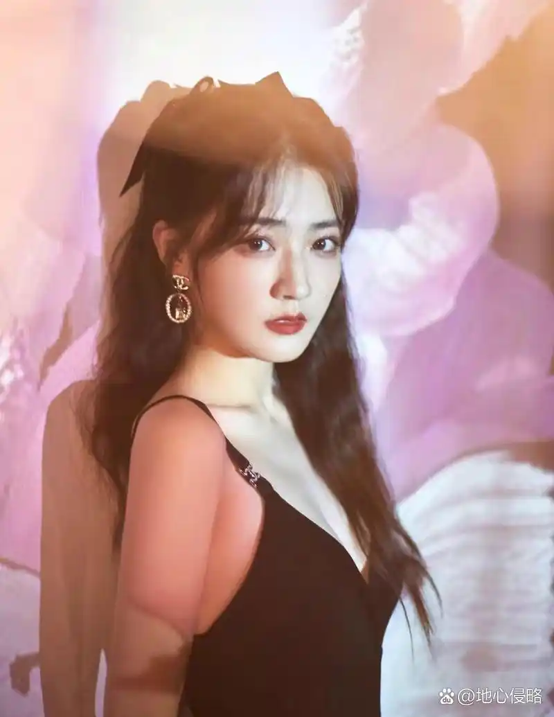 徐璐个人写真照:徐璐 1994年12月28日出生于内蒙古呼和浩特,毕业于