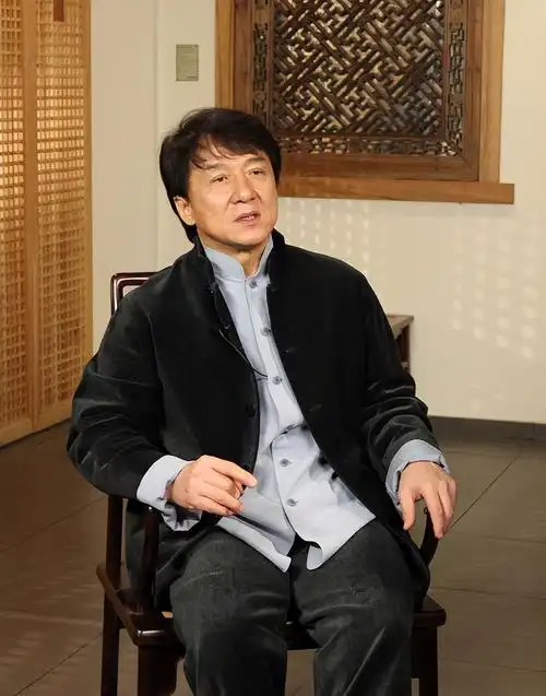 回顾成龙和亲哥安徽相认对方一贫如洗他帮没帮两个亲哥哥