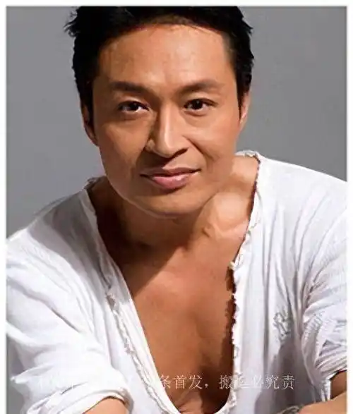 61岁马景涛微商平台太贱,脸肿嘴歪,疑似面瘫!_演艺_生活_角色