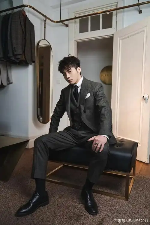 正装和运动黑袜,你们更喜欢哪一种?