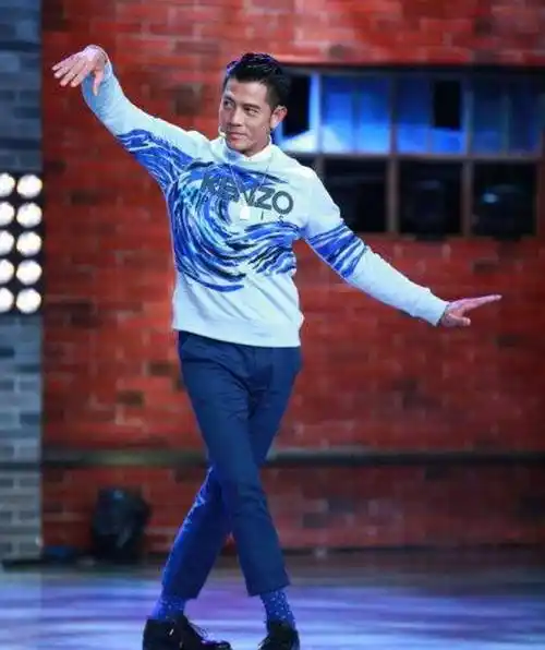 撞上171cm郭富城,网友:这简直是我见过最明显的差距_身高_明星_天王