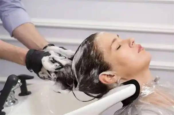 头发自然干的危害