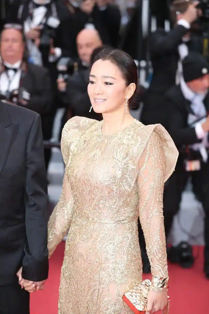 巩俐简介(巩俐简介和个人资料)