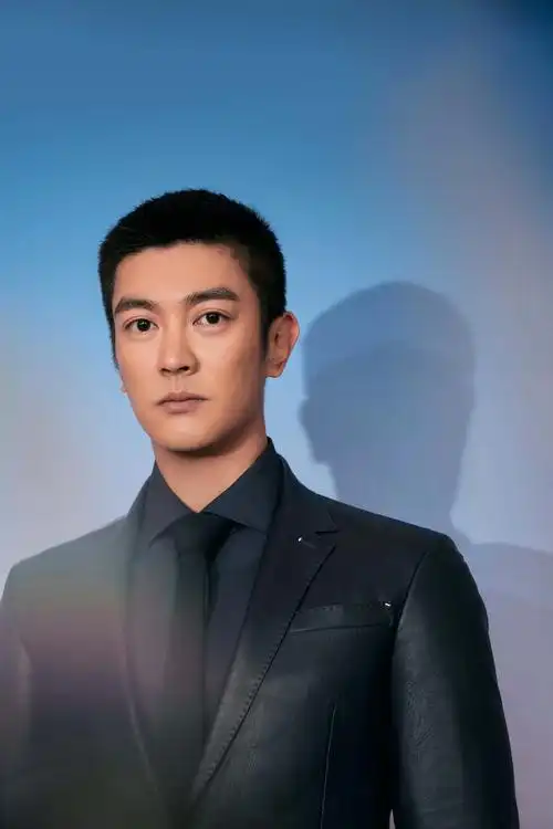 杜江获娱乐白皮书盛典年度电影最受欢迎演员 珍惜信任感恩前行