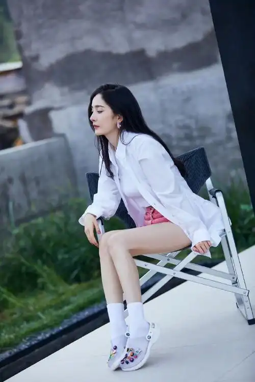 杨幂夏日清新写真##杨幂白衬衫外套##杨幂午间三连拍