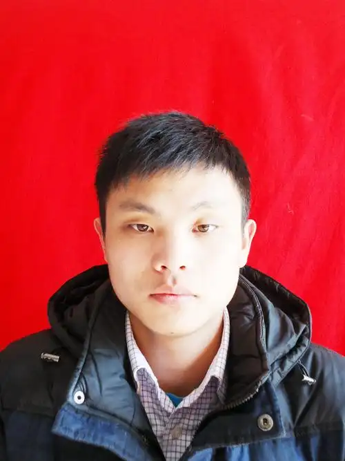 一寸照片一般做为证件照片所有相片必须是近期正面免冠彩色头像,头部