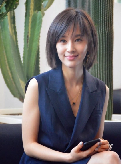 精灵一般的王子文,短发灵气,长发妩媚,你喜欢她哪样?