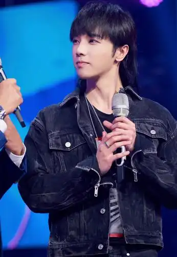 花花 的每一场舞台都带给我们惊喜和感动～这周|快乐男声|综艺|华晨宇