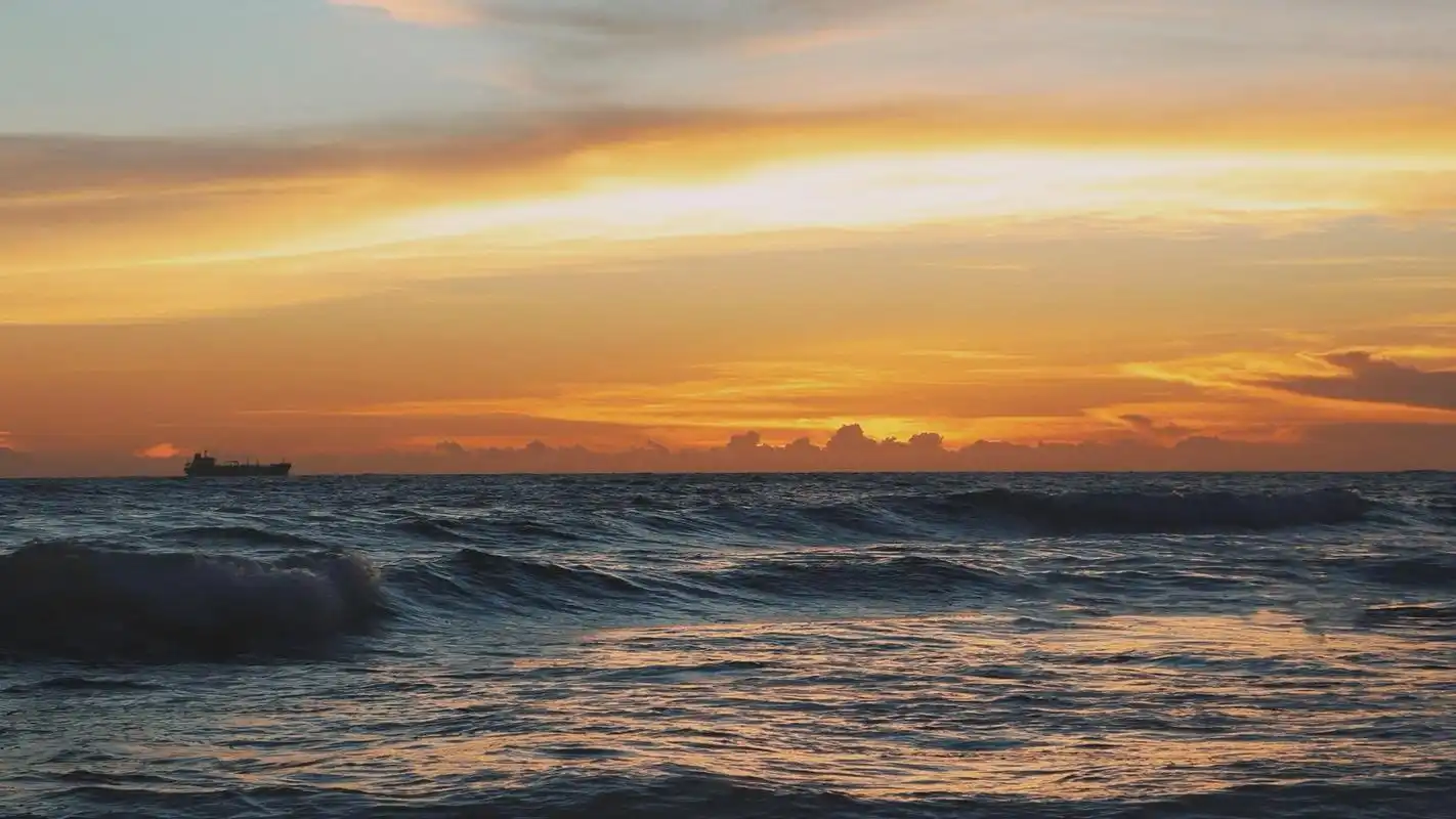回车桌面>电脑壁纸>风景>十一国庆涠洲岛黄昏落日美景>相关标签十一