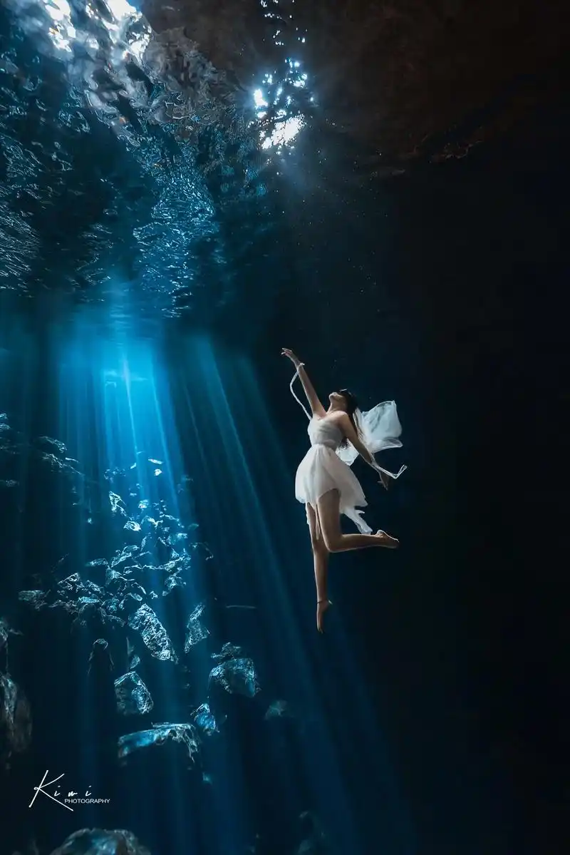 自由潜水 #水下摄影 #潜水女孩  - 抖音