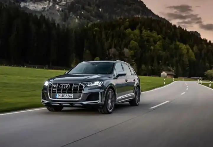 开过卫士v8,奥迪sq7和大g就懂了_腾讯新闻