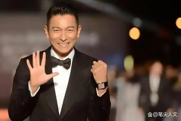 香港男神老了9位男星白发照成龙让人心疼刘德华也没逃过