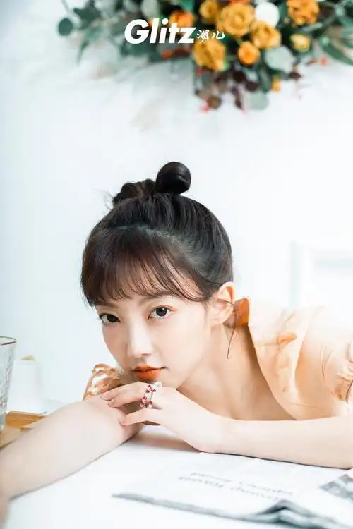 秋日居家怎么拍大片?又萌又百变的范薇 现场教学来啦!