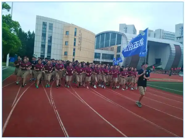 舞动青春,乐享运动——合肥八中高一年级成功举办武术操,跑操展演活动