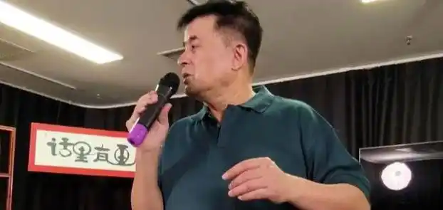 65岁毕福剑再次"饭桌失言"!消失了9年的他,走上了一条不归路