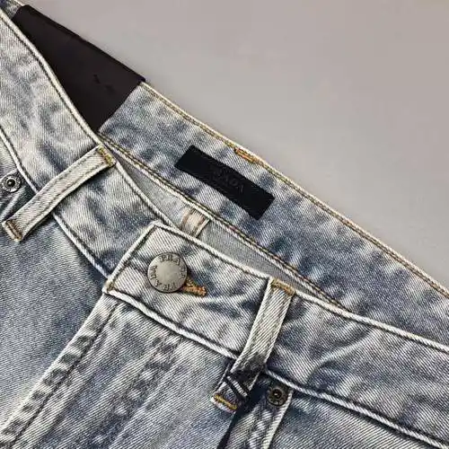 prada普拉达后袋三角标logo牛仔裤 - 货源集散地