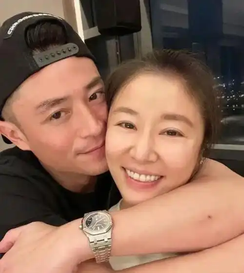 林心如现任男友,林心如有几任男友(林心如现任男友照片)