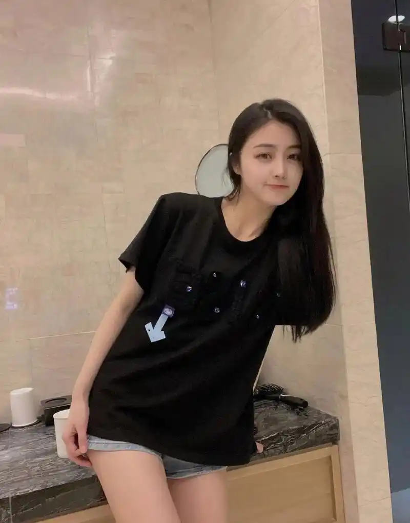 安徽最大的网红小小101,出生于安徽芜湖南陵区,土生土长的安徽姑娘