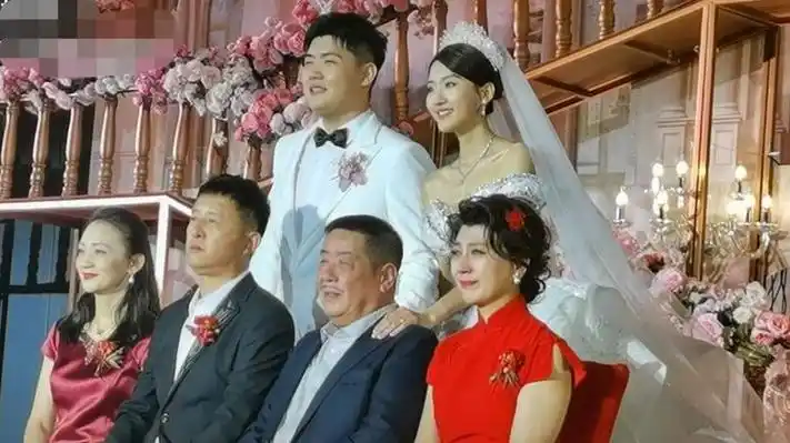 回顾闫学晶与林越离婚12年,她嫁神秘富商生女,他三婚娶小娇妻