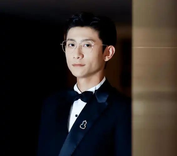 张一山几岁(张一山几岁出道)