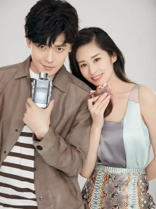 更令人惊讶的是,就在王靓雅与付辛博这段绯闻事件曝光后,颖儿最亲密的