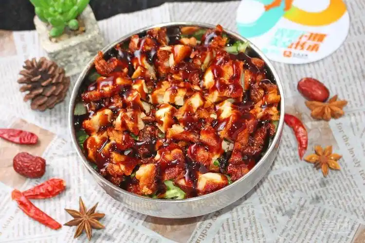 脆皮鸡饭烤肉饭推荐菜:博窝家烤肉饭麻辣拌(学院总店)位于德州市德