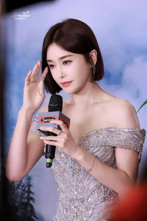 #上扬真的会发光#