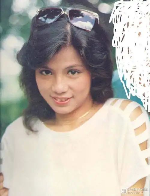 翁美玲素颜照大集合:离开了浓妆艳抹,增添了几分清新和可爱