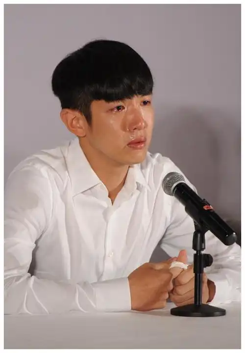 时隔6年柯震东现名场面一开口痛哭流涕作妖闹怪不理解