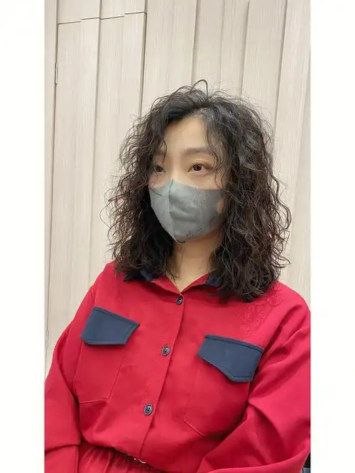 细软扁塌发质的女生颅顶这样烫才能蓬松饱满