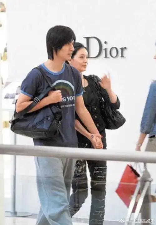 大s最般配的情人不是#周渝民#,但对她最好的情人肯定是周渝民!