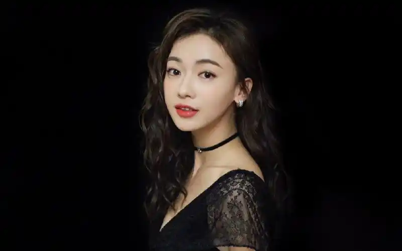 吴谨言蕾裙图片壁纸35