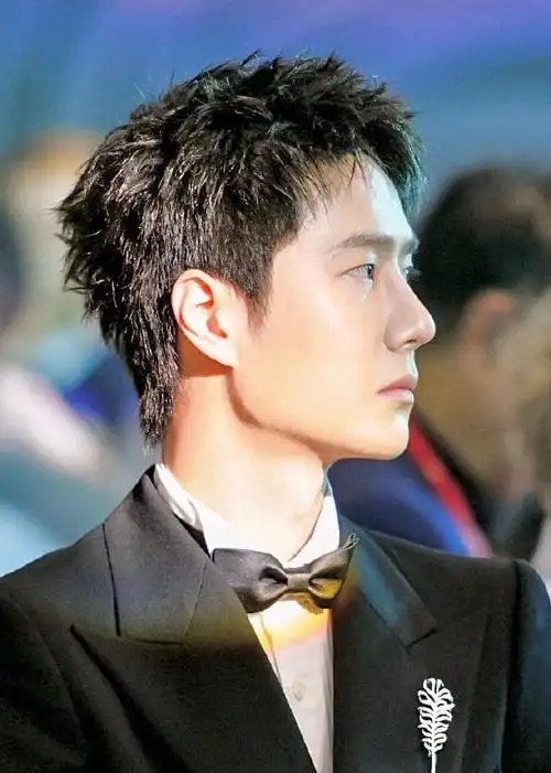 哪哪都好看 小鼻子也好看小眼睛也好看小头也好看#王一博gq盛典