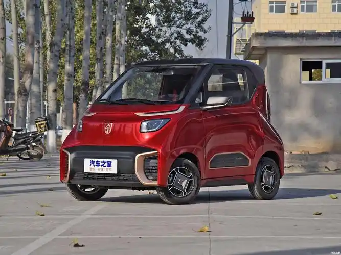 2020款宝骏e200在外观设计方面更加时尚,更具科技感,整车的定位和售价