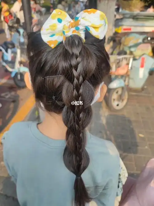 马尾辫上学发型简单好看