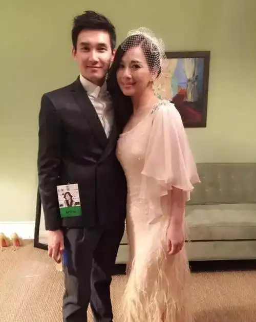 41岁张铎,与妻子结婚9年无子为何毫无怨言?看看他妻子就知道了