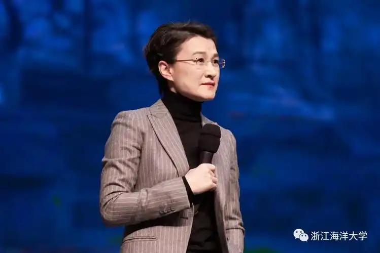 央视名嘴董倩和浙海大师生"面对面"!我们都是时代的见证者!_国家