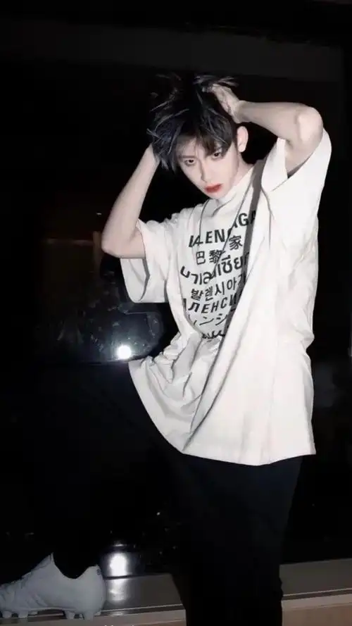 2022最新小鬼王琳凯壁纸高清图片时尚帅气个性写真锁屏